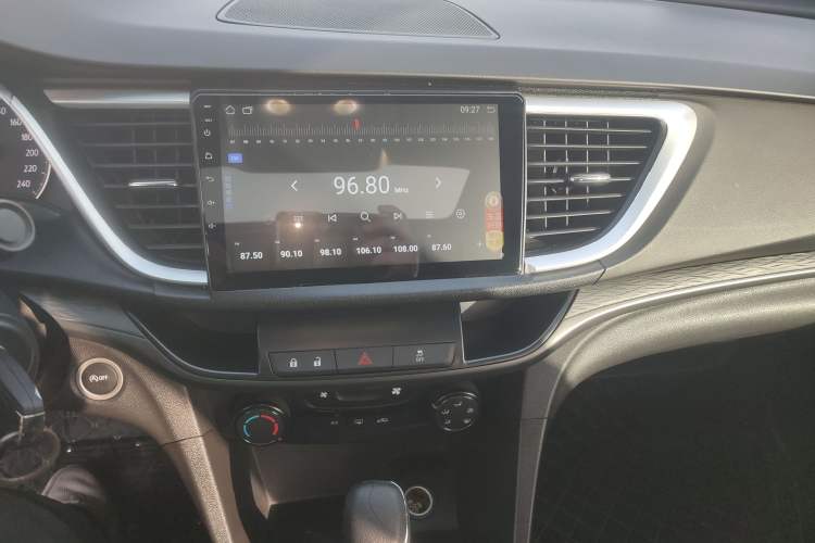 Used Buick Excelle GX 2018 18T Automatic Elite Model Audio And AC Panel