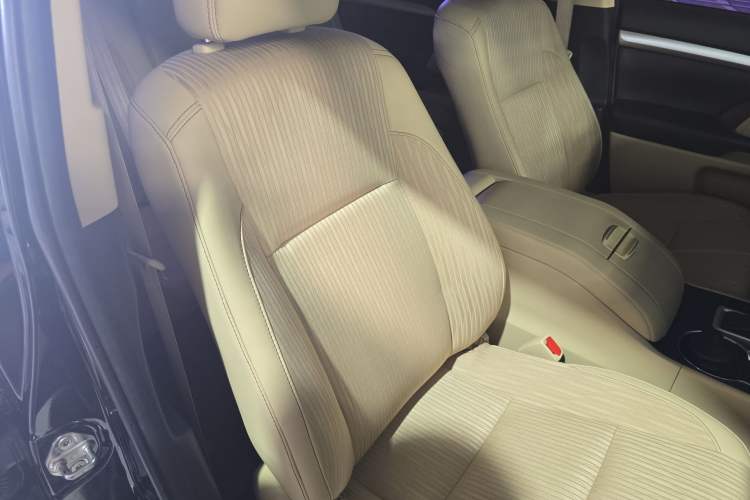 Used Toyota Highlander 2017 2.0T Four-Wheel Drive Elite Edition 7-Seater
