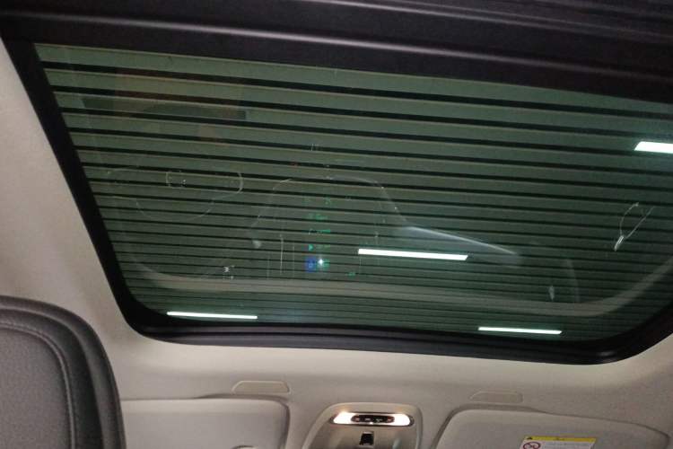 Used Volvo XC60 2019 T5 4x4 Smart Edition China VI Standard Headliner