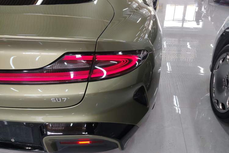 Used Xiaomi Auto SU7 2024 Rear-Drive Ultra-Long Range Advanced Pro-Level Intelligent Driving Version Exterior 3