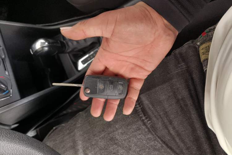 Used Volkswagen Jetta 2015 1.6L Automatic Fashion Model Interior 1