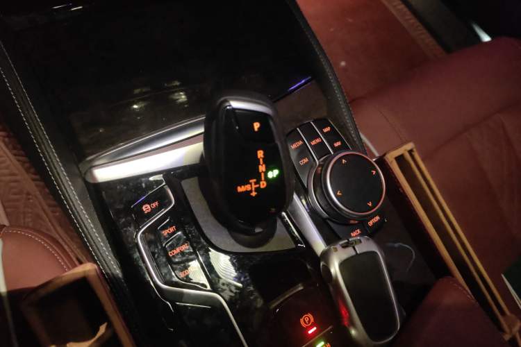 Used BMW 5 Series 2021 Facelifted 525Li M Sport Package
