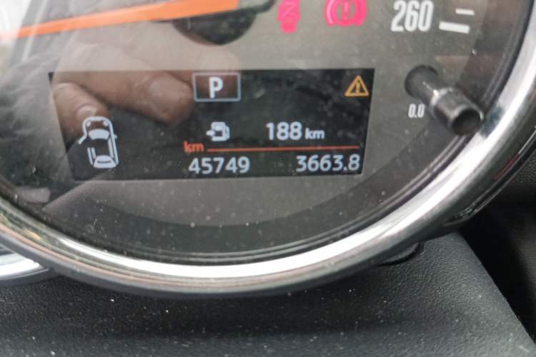 Used MINI 2018 1.5T ONE Five-Door Edition Odometer Close Up