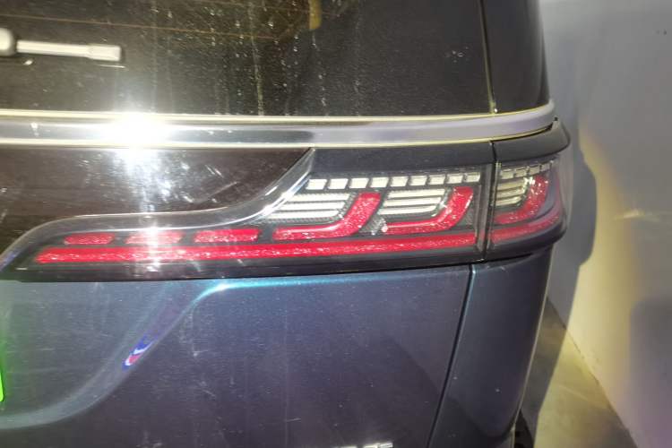 Used VOYAH Dream 2025 PHEV Four-Wheel Drive Prestige Kunpeng Edition
