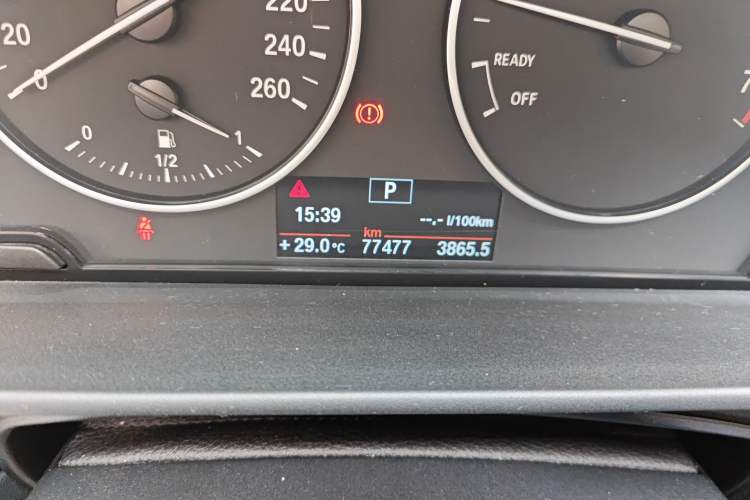 Used BMW 2 Series 2014 220i Leading Model Odometer Close Up