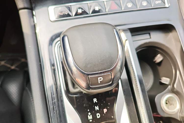 Used Hongqi H5 2023 2.0T Automatic Smart Connect Flagship Edition
