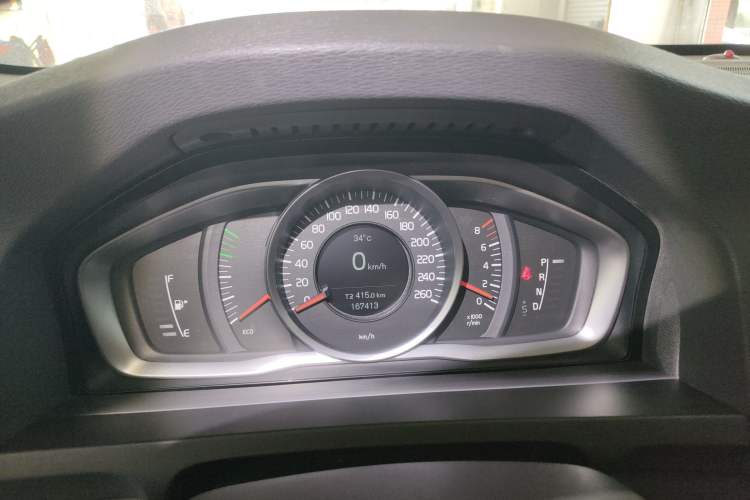 Used Volvo S60 2014 S60L 2.0T Zhiyuan Edition
