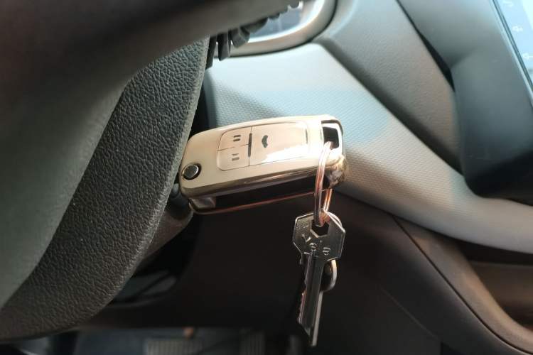 Used Chevrolet Lova RV 2016 1.5L Automatic Comfort Edition