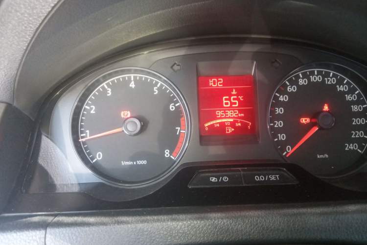 Used Volkswagen Santana 2015 1.6L Manual Comfort Edition