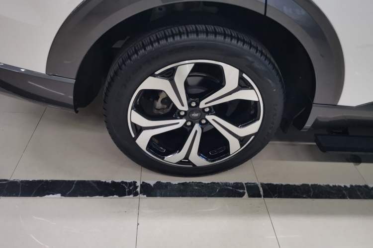 Used Ford Explorer 2023 EcoBoost 285 4x4 ST-LINE 7-Seater Right Rear Wheel Hub