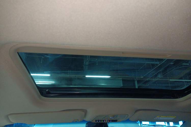 Used Buick GL8 2021 ES Landtrek 653T Luxury Model
