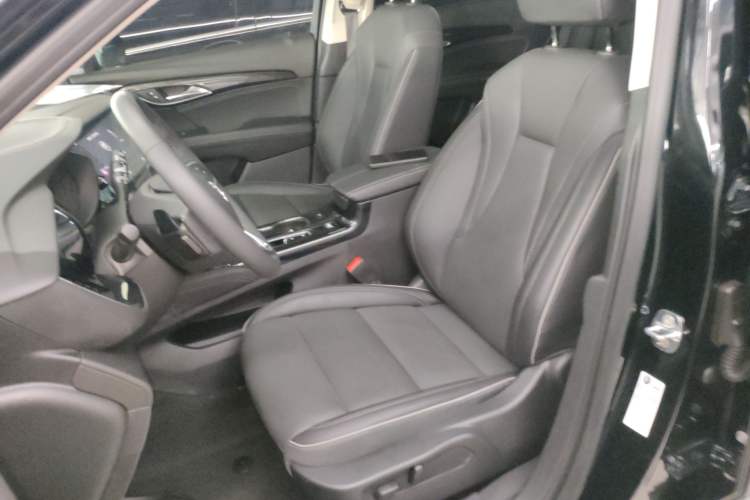 Used Buick Envision 2023 Encore Plus 652T Five-Seat Luxury Model Left Front Seat