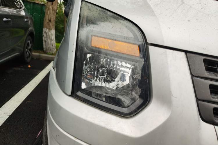 Used Ford Transit Custom 2015 2.4T Short-Wheelbase 6-Seater Mid-Roof Multi-Purpose Vehicle
