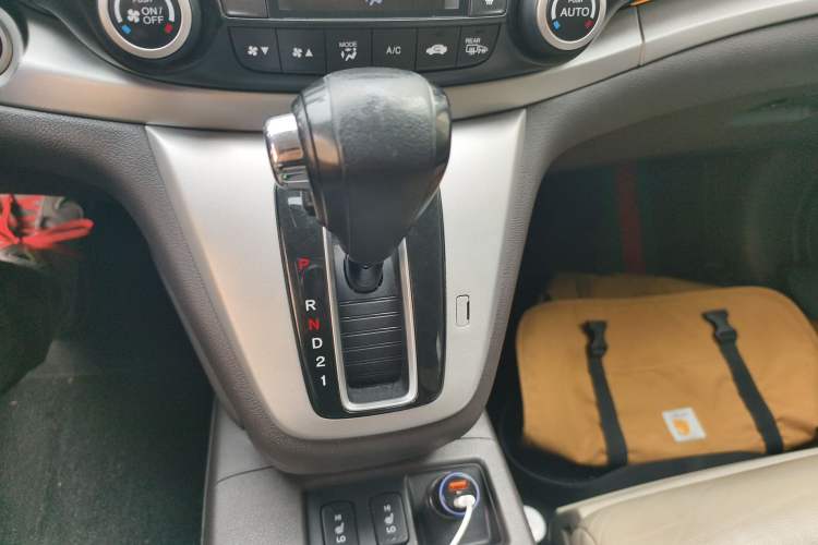 Used Honda CR-V 2013 2.4L two-wheel drive luxury version Gear Lever