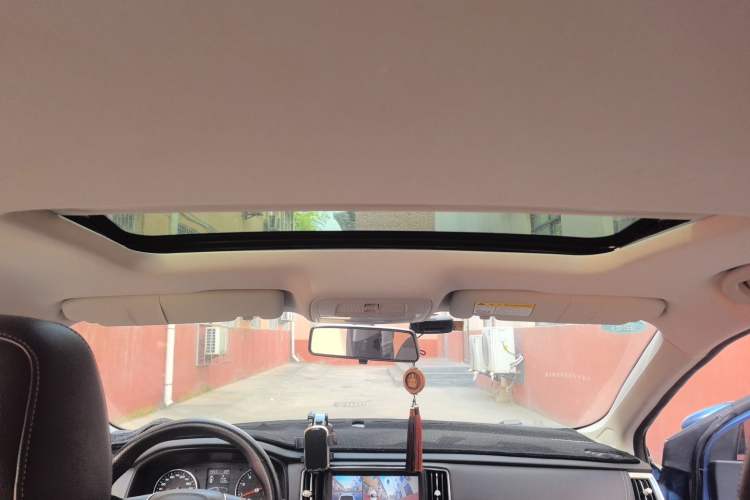 Used Roewe i6 2017 20T Manual Luxury Edition Headliner