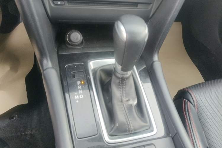 Used Mazda 3 Axela 2017 Sedan 1.5L Automatic Luxury Model Emission Standard China V Gear Lever