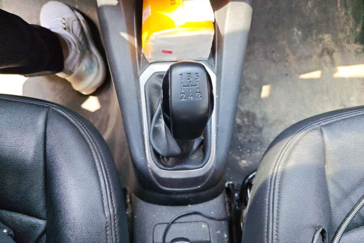 Used Peugeot 301 2014 1.6L Manual Comfort Edition Gear Lever