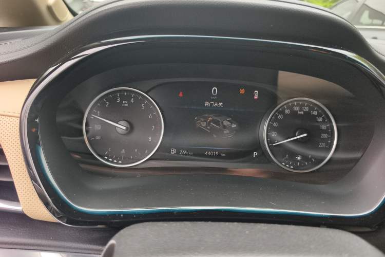 Used Buick GL8 2023 Facelifted Land Cruiser Executive Luxury Version