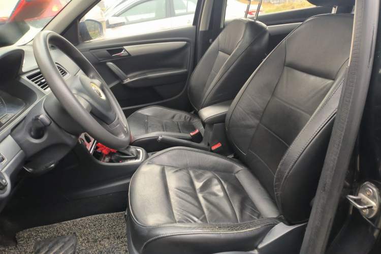 Used Volkswagen Gran Lavida 2013 1.6L Automatic Comfort Model
