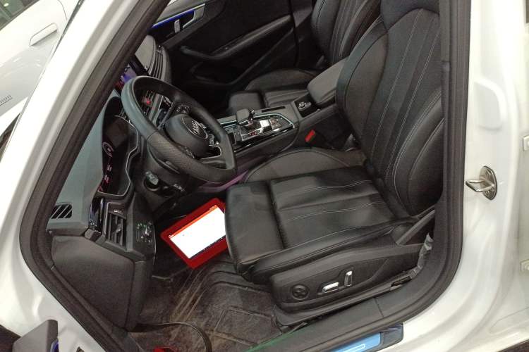 Used Audi A4L 2024 40 TFSI Luxury Dynamic Edition Left Front Seat