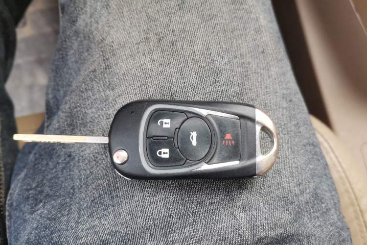 Used Baojun 730 2014 1.5L Manual Luxury Navigation ESP Version 7 Seats