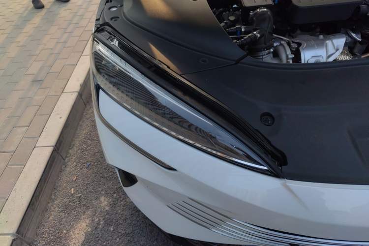 Used BYD Seal 2023 DM-i 1.5T 121km Flagship Model Right Front Headlight