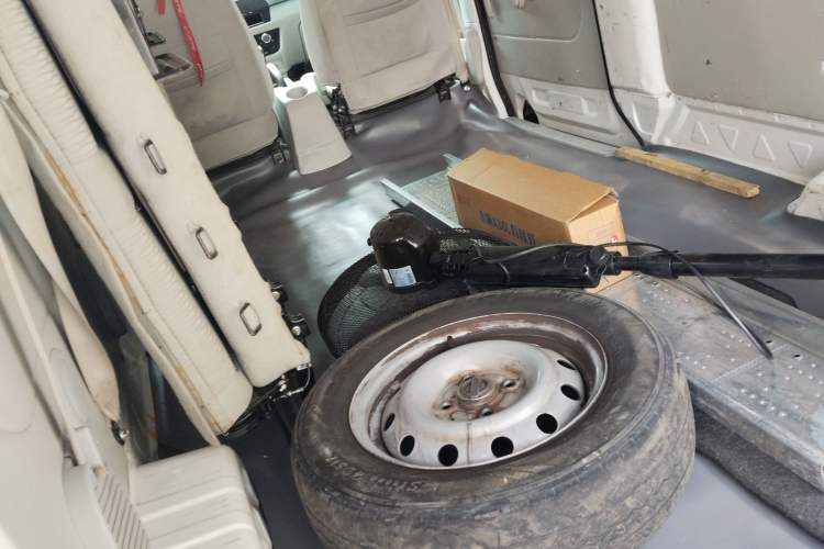 Used Jinbei Hiace X30 2023 1.5L Business-Grade Minibus 5/6/7-Seater Central Air Conditioning Version SWC15M