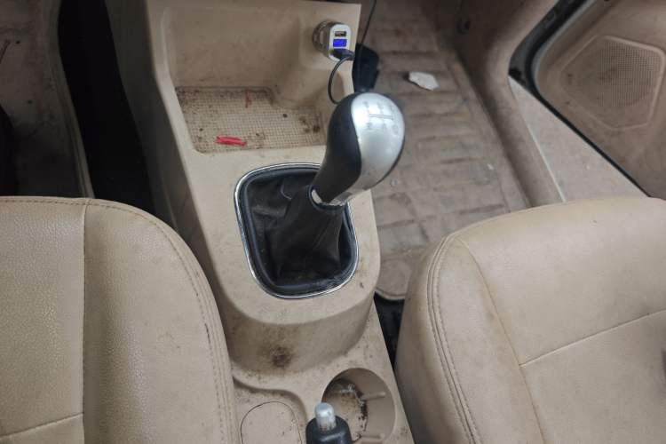 Used Dongfeng Fengon 370 2016 1.5L Manual Standard Edition SFG15-02 5 Seats