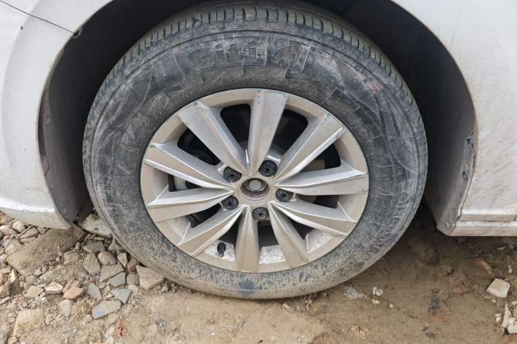 Used Volkswagen Lavida 2024 1.5L Automatic DeYi Edition Left Front Wheel Hub