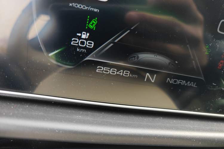 Used ORA Good Cat 2022 400km Standard Range Luxury Version Lithium Iron Phosphate Odometer Close Up