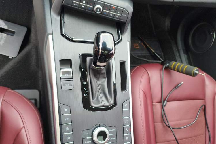 Used Wey VV7 2017 2.0T Flagship Model Gear Lever