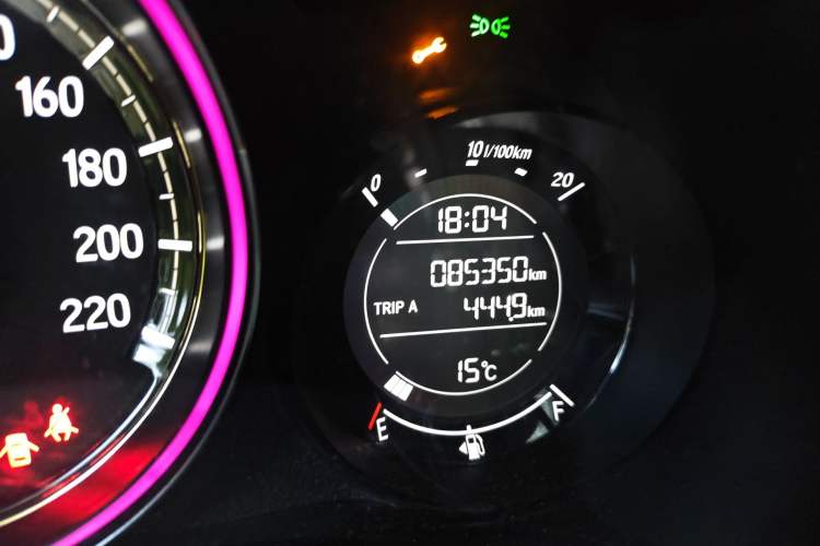 Used Honda XR-V 2019 220TURBO CVT Luxury Edition China VI Emission Standard Odometer Close Up