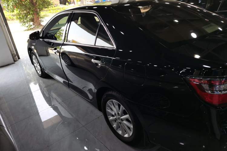 Used Toyota Camry 2015 Dual-Engine 2.5 HG Luxury Navigation Edition
