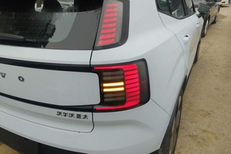 Used Volvo EX30 2025 Rear-Drive Long-Range Version Ultra
