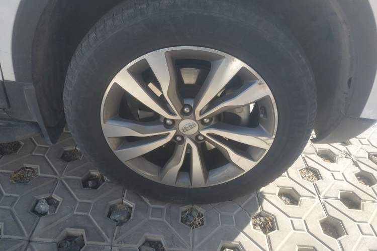 Used Geely Auto Emgrand X7 Sport 2016 2.0L Manual ZhiShang Version
