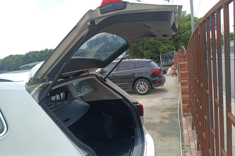 Used Volkswagen Tiguan L 2018 330TSI Automatic Two-Wheel Drive Luxury Edition
