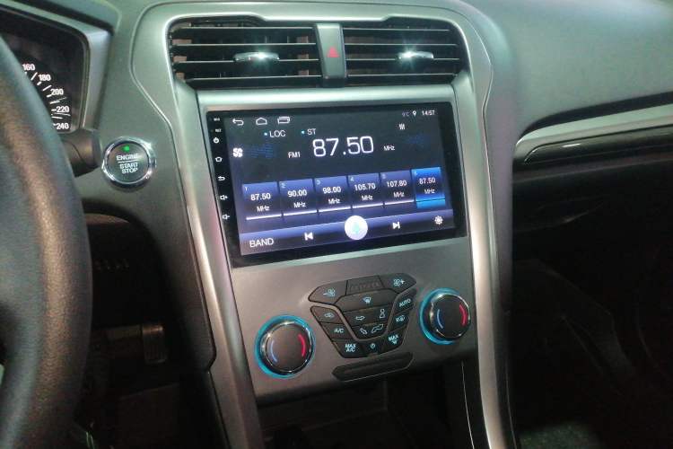 Used Ford Mondeo 2018 EcoBoost 180 Smart Control Fashion Model China V Standard Audio And AC Panel