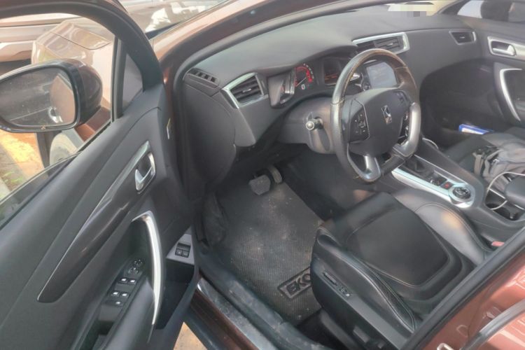 Used DS 6 2014 1.6T Luxury Edition THP160 Driver Seat