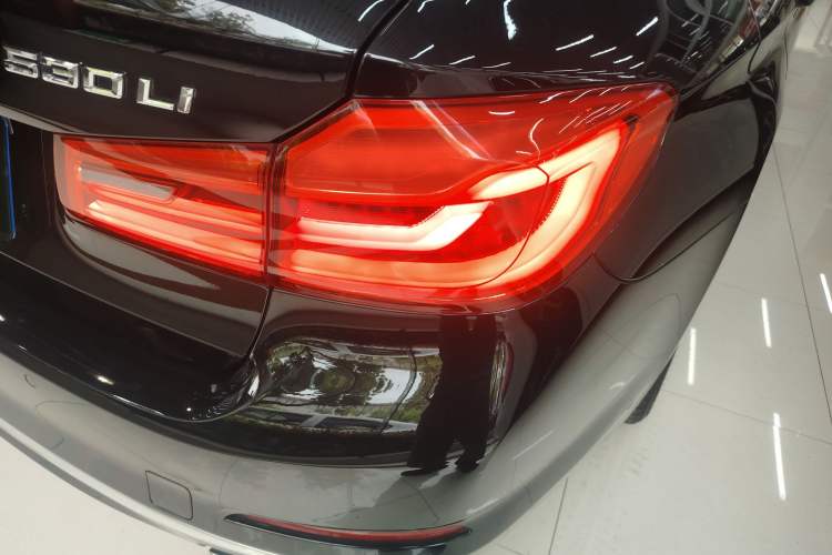 Used BMW 5 Series 2020 530Li Leading Edition Luxury Package Right Rear Taillight