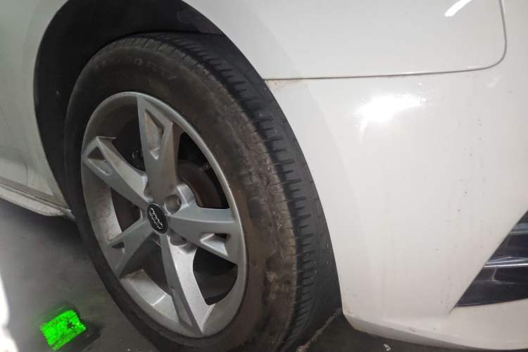 Used Audi A4L 2017 40 TFSI Fashion Model Right Front Wheel Hub