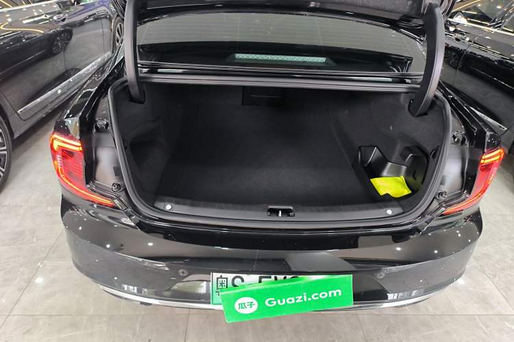 Used Volvo S90 New Energy 2024 Plug-in Hybrid Four-Wheel Drive Long-Range Zhiyi Luxury Edition Trunk