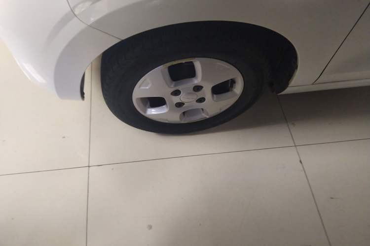 Used Roewe Clever 2021 302 km New Four-Seater Super-Efficient Version