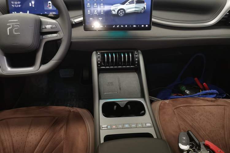 Used BYD Yuan PLUS 2025 Intelligent Driving Version 510 KM Beyond-Grade Edition Gear Lever