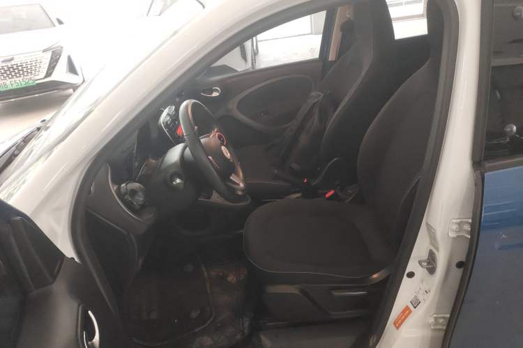 Used smart forfour 2016 1.0L 52 kW Passion Edition
