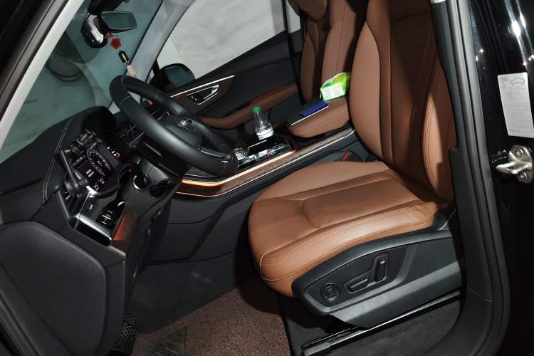 Used Audi Q7 2023 45 TFSI quattro S line Sport model Left Front Seat