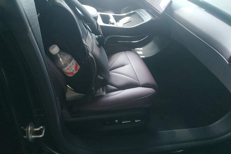 Used Nio ET5T 2025 75 kWh Touring Right Front Seat