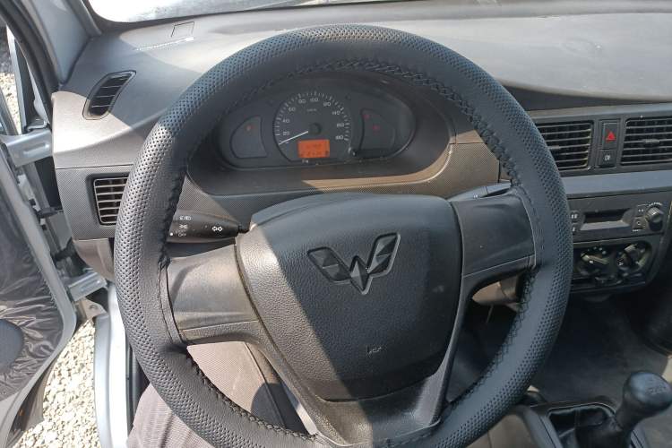 Used Wuling Rongguang Small Truck 2020 1.5L Base Version China VI Standard Single-Row L3C Steering Wheel