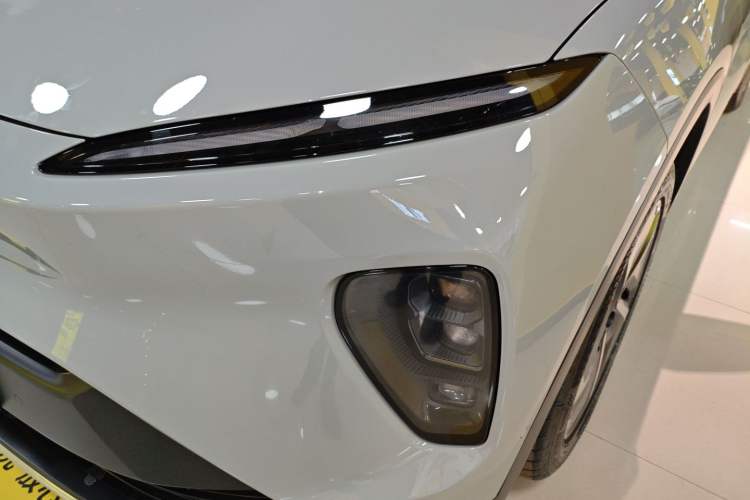 Used Nio ES8 2024 75 kWh Executive Edition Left Front Headlight