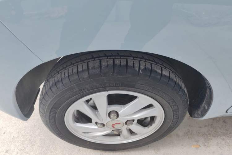 Used Wuling Hongguang MINIEV 2022 Zizai Version Lithium Iron Phosphate Left Front Wheel Hub