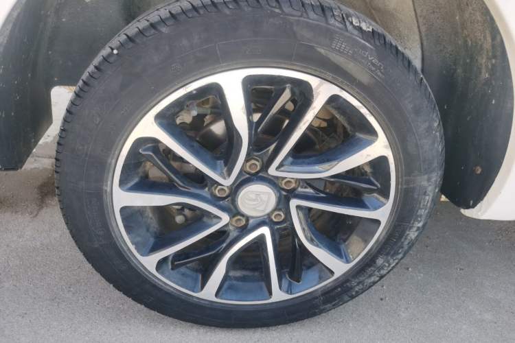 Used Baojun 730 2016 Revised 1.5L Manual Standard Version 7 Seats China V Emission Standard Exterior 5